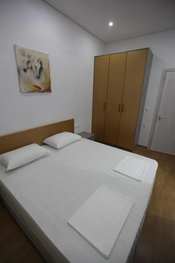 Mane Apartments Sarande